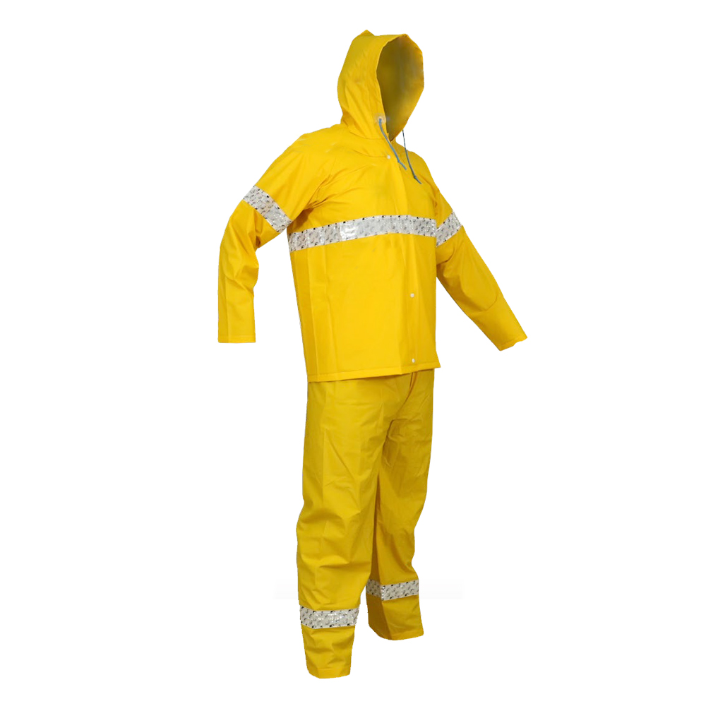 | CONJUNTO IMPERMEABLE LIGERO CON REFLEJANTE